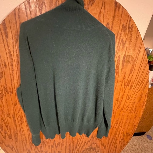 Neiman Marcus Cashmere Turtleneck Sweater - Picture 3 of 3